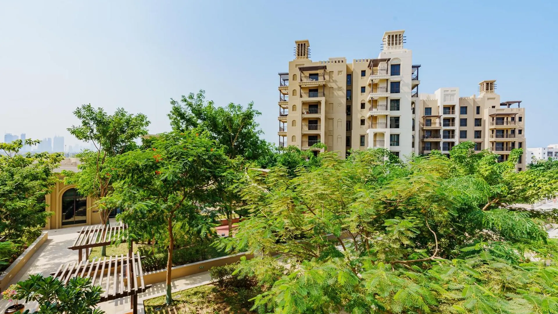 Spacious 4Br In Madinat Jumeirah Living Dubai Apartment