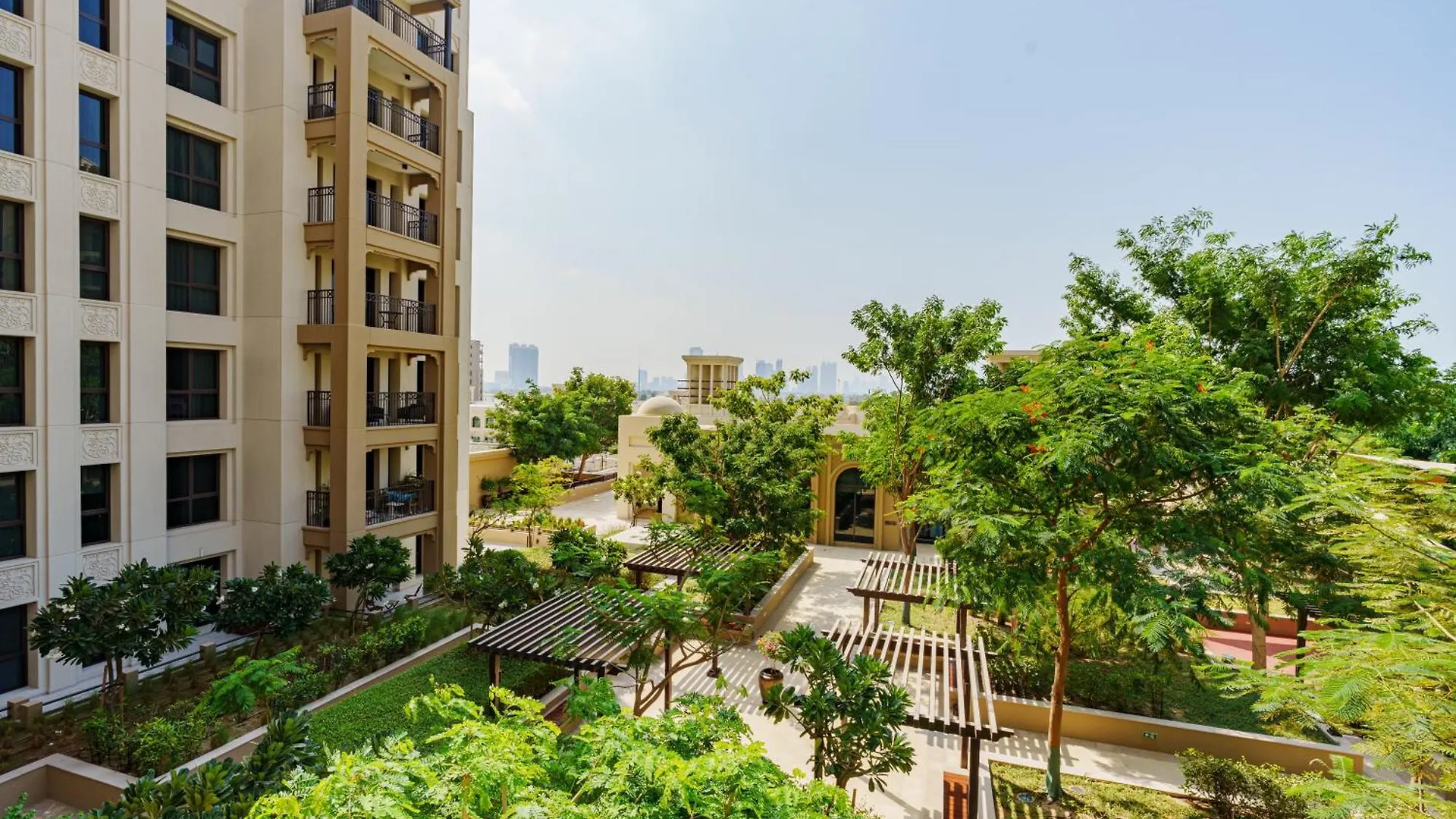 Spacious 4Br In Madinat Jumeirah Living Dubai