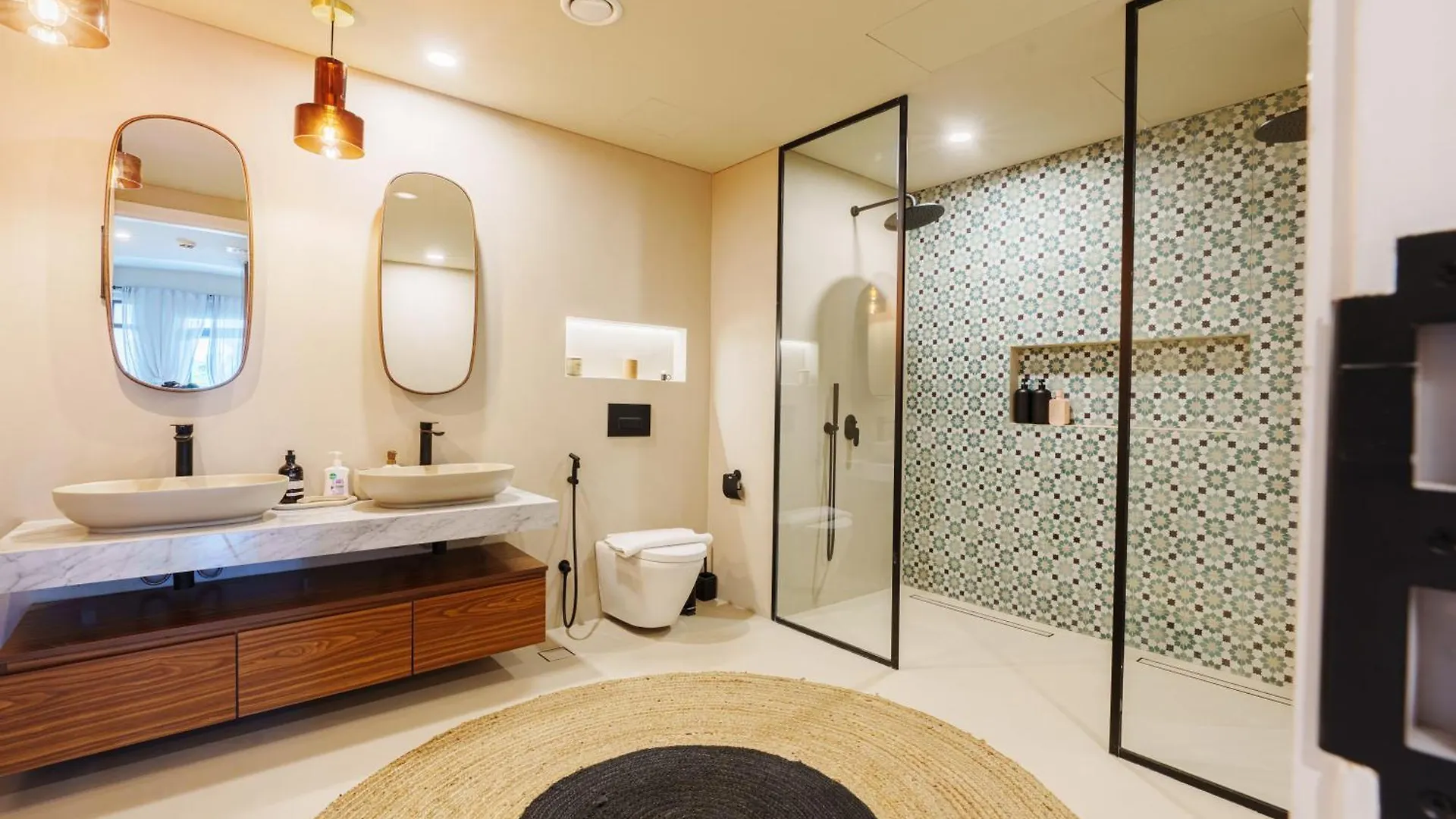 Spacious 4Br In Madinat Jumeirah Living Dubai