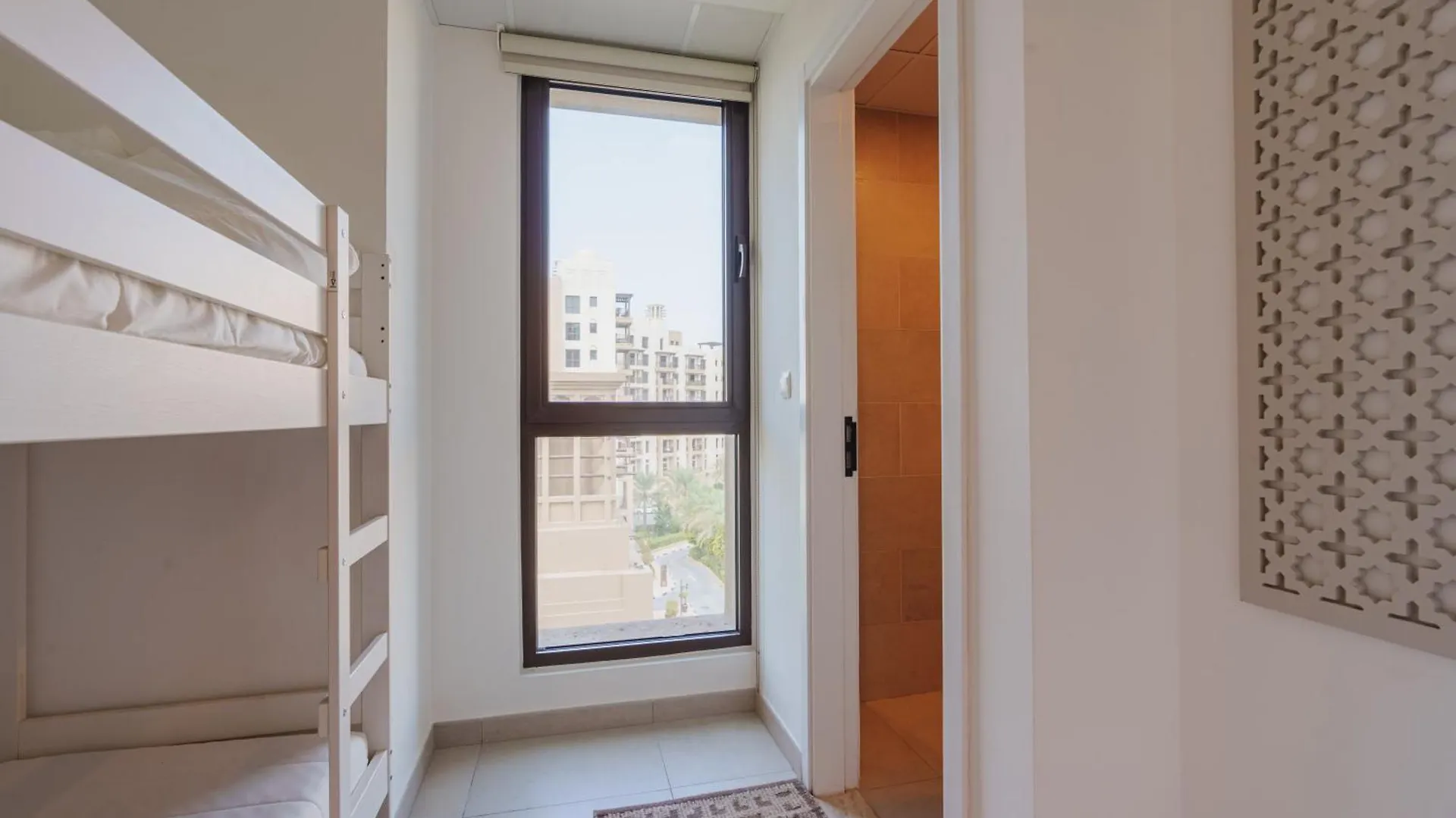 Spacious 4Br In Madinat Jumeirah Living Dubai